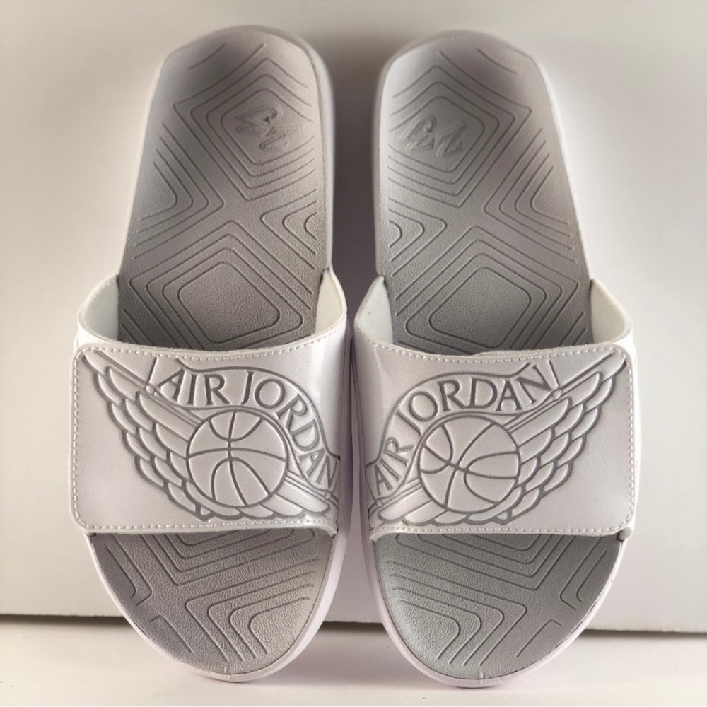 NWOT JORDAN SLIDES💗💗💗